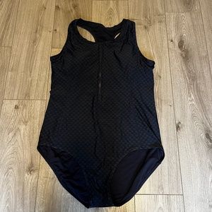 New Roots swimsuit one piece women size 18 plus